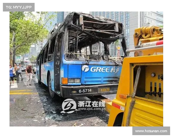 中环SUV自燃引发关注,幸无人员伤亡(中环 自燃) 中环SUV自燃引发关注,幸无人员伤亡(中环 自燃)